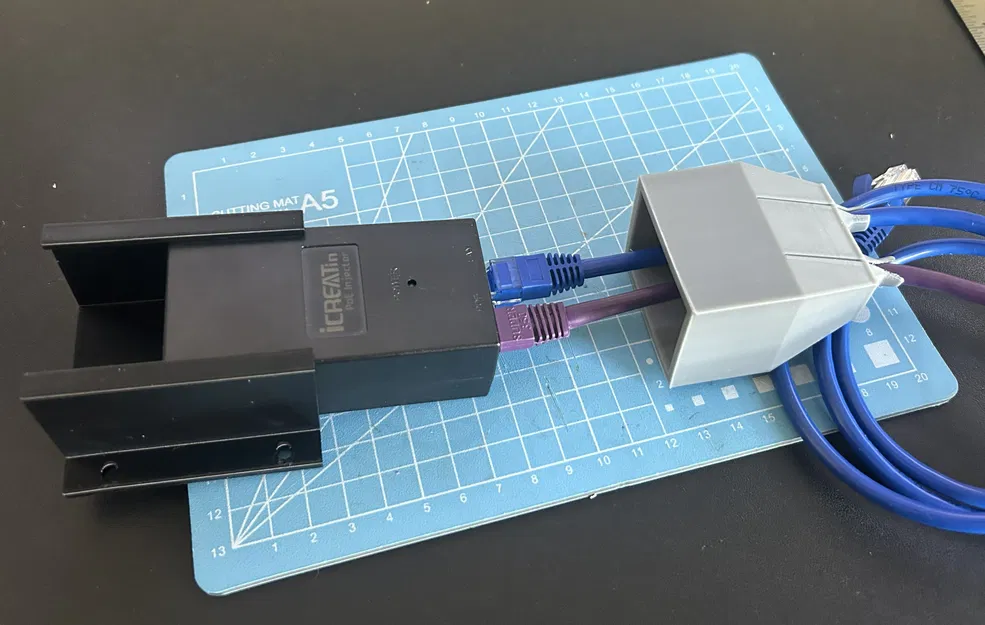 Giá đỡ + nắp che chống bụi cho POE Injector - Image 1