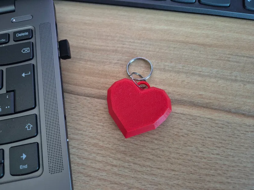 Heart Keychain (Móc khóa hình trái tim) - Image 2