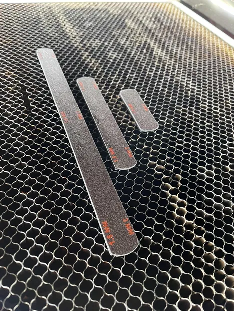 Thanh Giữ Phôi Nam Châm Cho Laser (Laser Magnetic Hold Down Bar) - Image 1