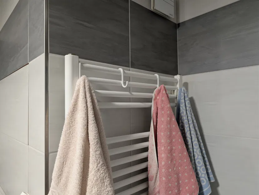 Móc treo cho radiátor phòng tắm (dạng thang) – bathroom radiator hook - Image 2