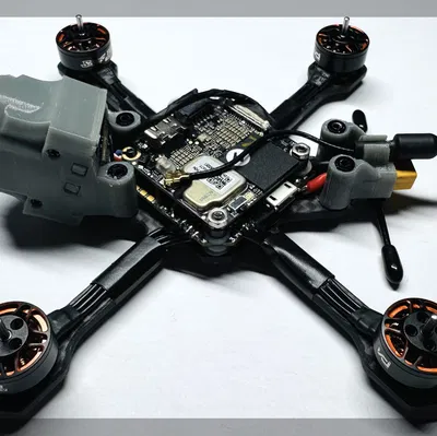 Kayoumini 2.5 XT30, ngàm giữ anten DJI O4 và holder ELRS