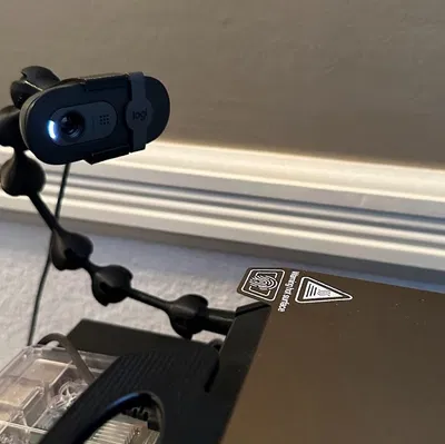 Ngàm gắn webcam Logitech Brio cho Ender 3 S1 Pro (chỉnh góc)