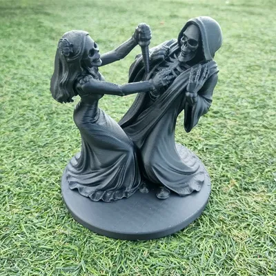 Eternal Embrace – Cặp Tình Nhân Bộ Xương Nhảy Vũ Điệu Dao Găm