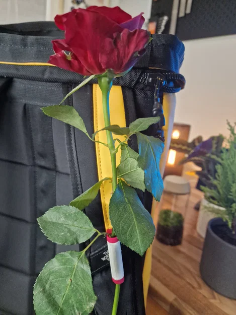 Kẹp Balo Hoa Hồng Valentine (Valentines Rose Backpack Clip) - Image 3