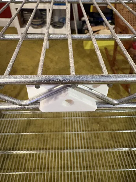 Bracket treo plywood cho kệ Wire Rack Shelves - Image 1