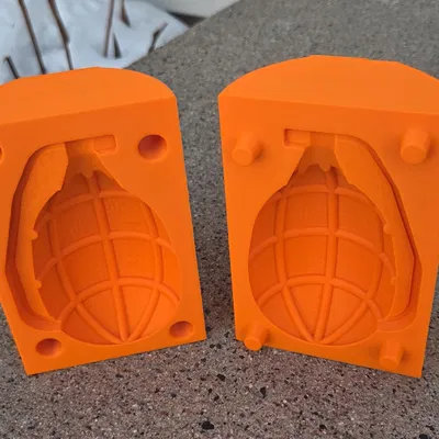 Khuôn Snow Grenade Mold (Lựu đạn tuyết)