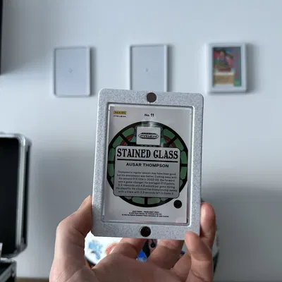 Kệ trưng bày thẻ gắn tường nam châm cho trading card TCG/sports