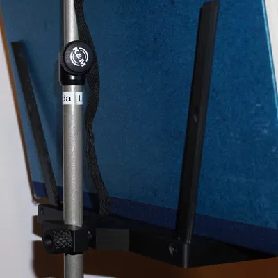 Giá kẹp tập nhạc tối ưu cho chân nhạc (gấp gọn, dễ mang theo)