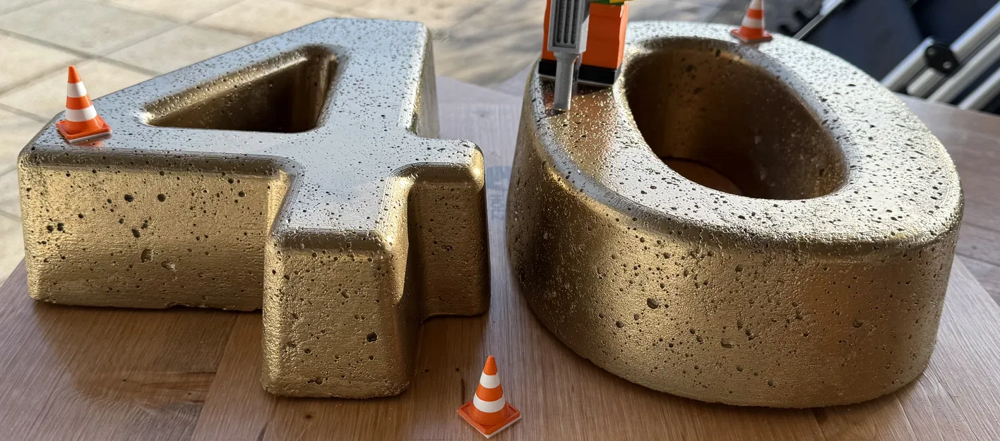 Số 40 bằng bê tông (40TH aus Beton / 40TH made of concrete) - Image 1