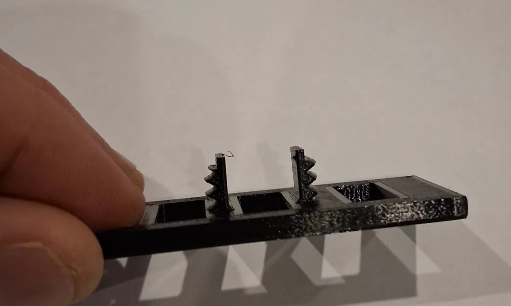 Giá đỡ điện thoại ô tô gấp gọn (Compact Car Phone Holder) - Image 4