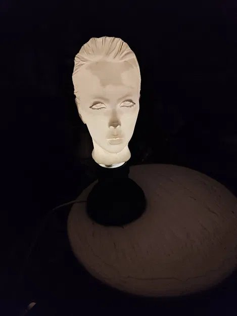 Đèn ngủ girlie cỡ nhỏ (smaller girlie bedside light) - Image 1
