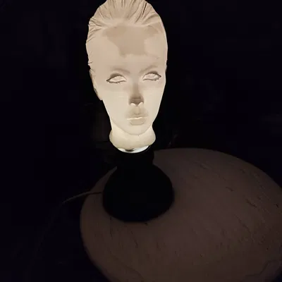 Đèn ngủ girlie cỡ nhỏ (smaller girlie bedside light)