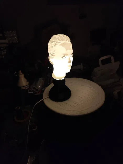 Đèn ngủ girlie cỡ nhỏ (smaller girlie bedside light) - Image 3