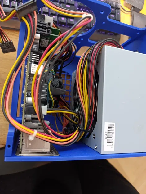 Khối cube thông gió gọn gàng – plate ATX PSU + nhiều chi tiết khác - Image 2