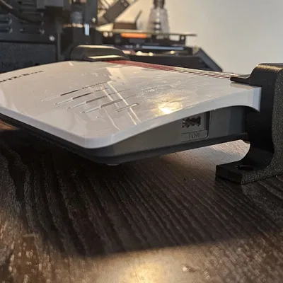 Giá treo tường/gầm bàn cho FritzBox 5530/7530 AX | FRITZ!Box