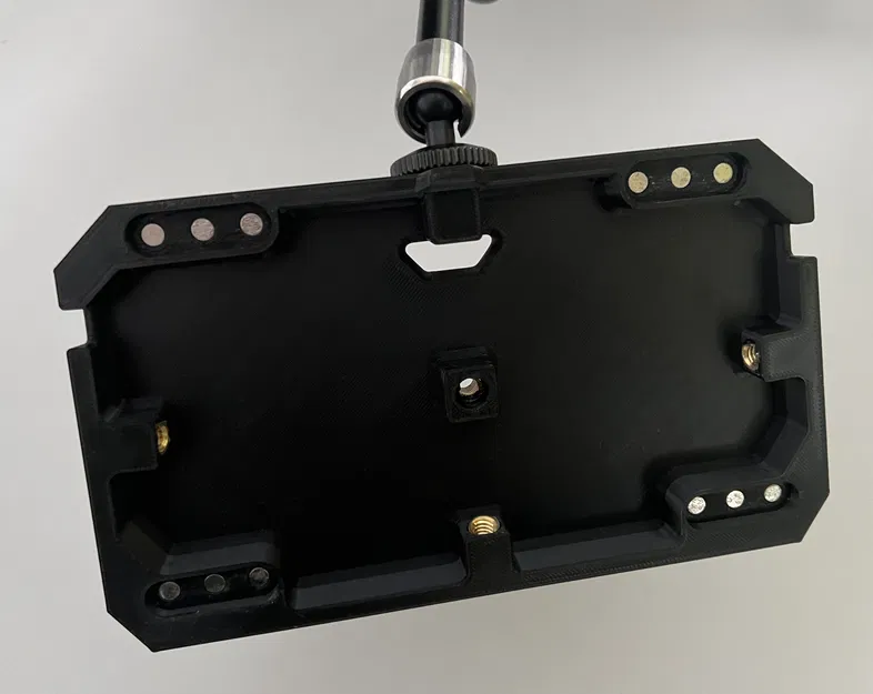 Giá gắn Stream Deck XL (ốc 1/4") - Image 1