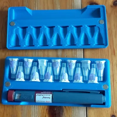 Hộp đựng bút tiêm insulin (Boite stylo à insuline / Insulin pen box)