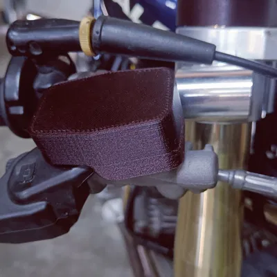 Ốp bảo vệ bình dầu cùm thắng trước Ohvale GP0 Evo (Braktec)