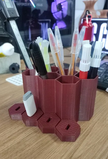 Giá đỡ bút và USB (flash drive) dạng parametric - Image 2