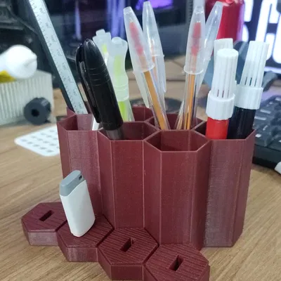 Giá đỡ bút và USB (flash drive) dạng parametric