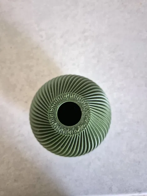 Bình hoa xoắn ốc (Spiral Vase) - Image 6