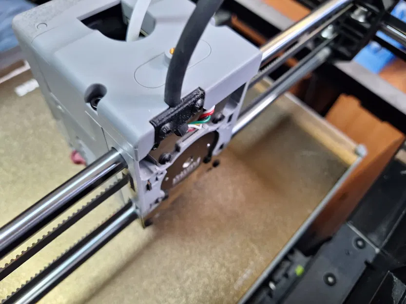 Kẹp giữ dây cáp Advanture 5 Series (Advanture 5 Series Cable Holder) - Image 1