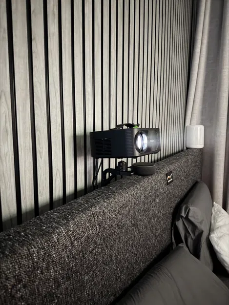 Giá đỡ gắn máy chiếu YG381 lên khung giường (YG381 Projector Bedframe Mount) - Image 1