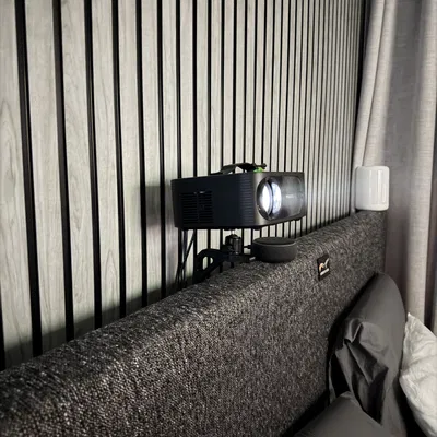 Giá đỡ gắn máy chiếu YG381 lên khung giường (YG381 Projector Bedframe Mount)