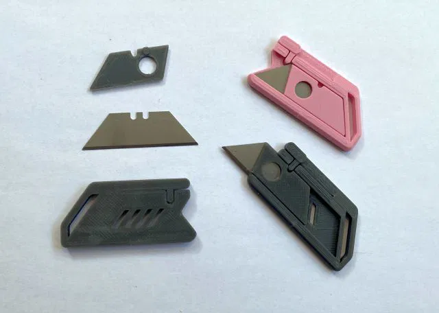 Tay cầm lưỡi dao rọc giấy móc khóa (Keychain Utility Blade Holder) - Image 1