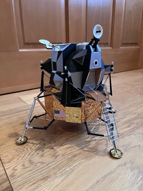 Mô hình Apollo Lunar Module tỉ lệ 1/25 - Image 3