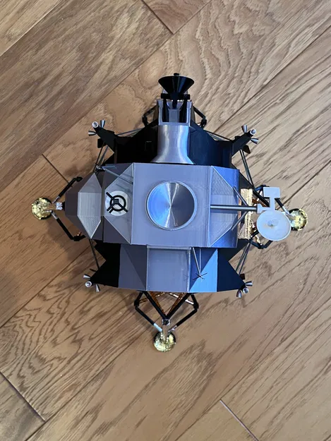 Mô hình Apollo Lunar Module tỉ lệ 1/25 - Image 4