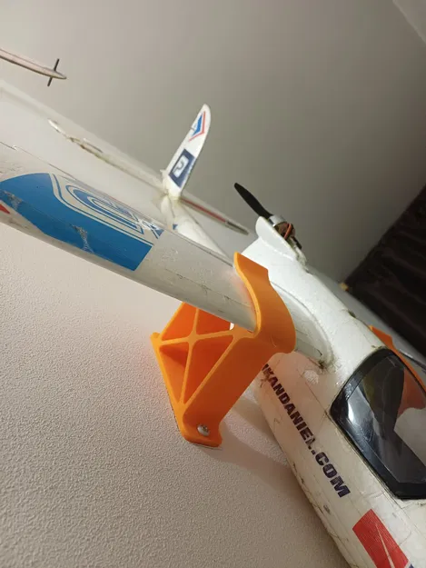 Giá treo tường cho máy bay RC (RC Airplane wall mount) - Image 2
