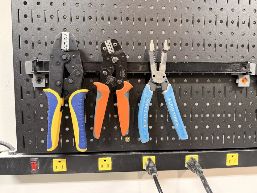 Phụ kiện/miếng trung tâm DDD Wall Control - giá giữ dây rút (zip tie) - Image 1