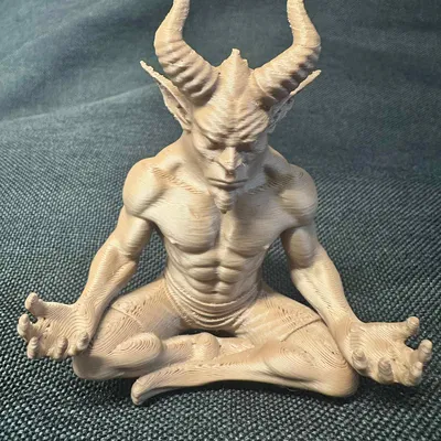 Tượng Quỷ Có Sừng Ngồi Thiền Tư Thế Hoa Sen