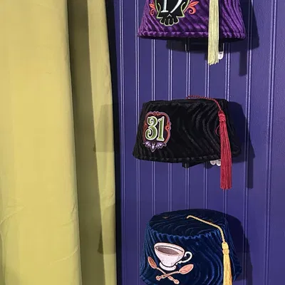 The Fezzinator! – Giá treo trưng bày mũ fez