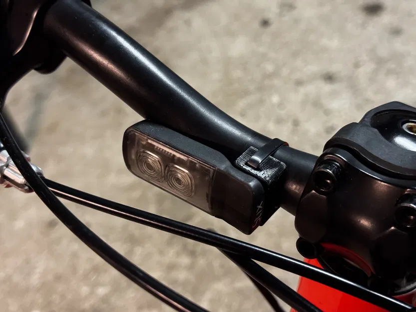 Ngàm gắn Specialized Stix cho ghi-đông ø22mm (zip tie mount) - Image 1