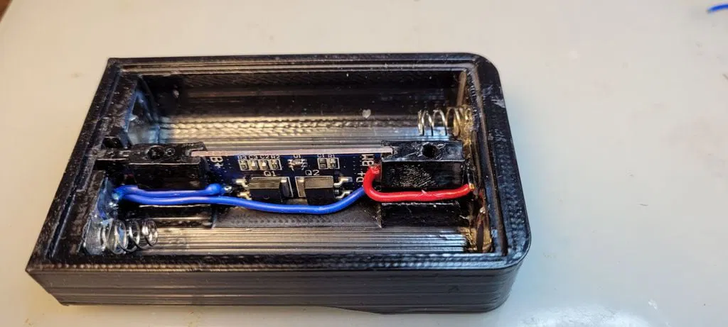 Vỏ pin 18650 cho BAOFENG UV-10R - Image 4