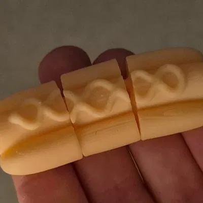 Móc khóa xúc xích hotdog dẻo (Flexible hotdog keychain)