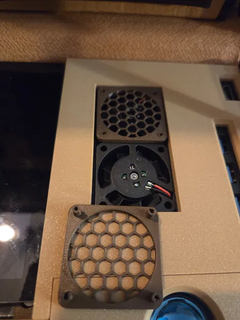 Chốt (Pin) gắn lưới quạt cho quạt 40mm - Image 1