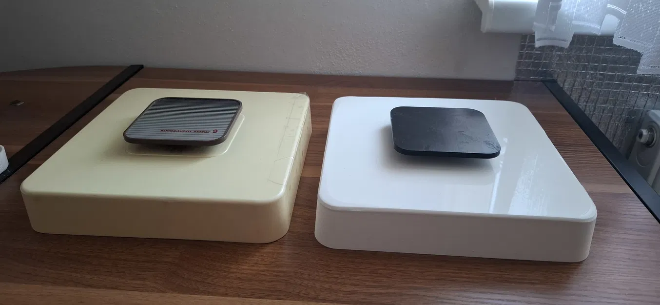 Miska cân treo Kovozávody Semily - Image 1