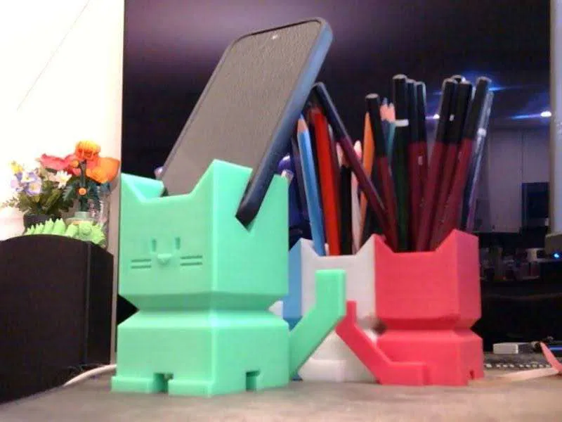 Giá đỡ điện thoại Calicat – Có lỗ passthrough cho dây - Image 1