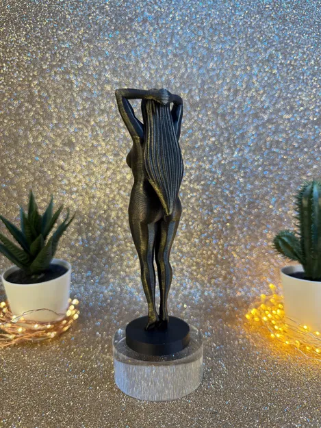 Tượng Lowpoly Woman (Low-Poly) Trang Trí Hiện Đại - Image 2