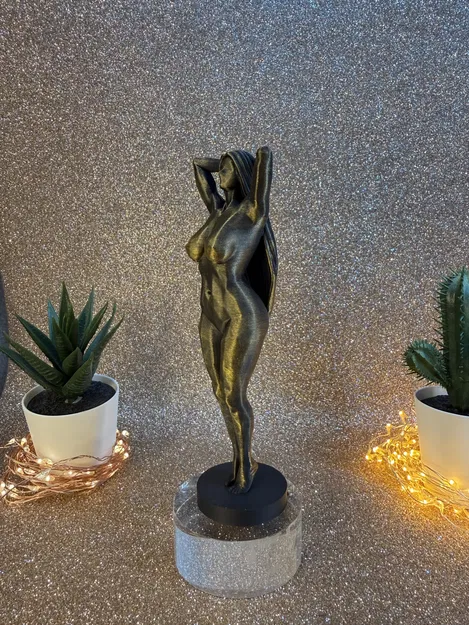 Tượng Lowpoly Woman (Low-Poly) Trang Trí Hiện Đại - Image 3