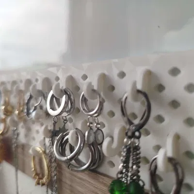 Bảng kiểu SKADIS tùy biến có móc và khe gắn nam châm cho whiteboard