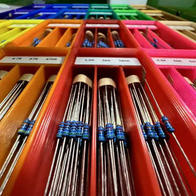 Khay điện trở xếp chồng cho Gridfinity