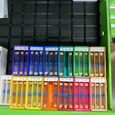 Khay điện trở xếp chồng cho Gridfinity