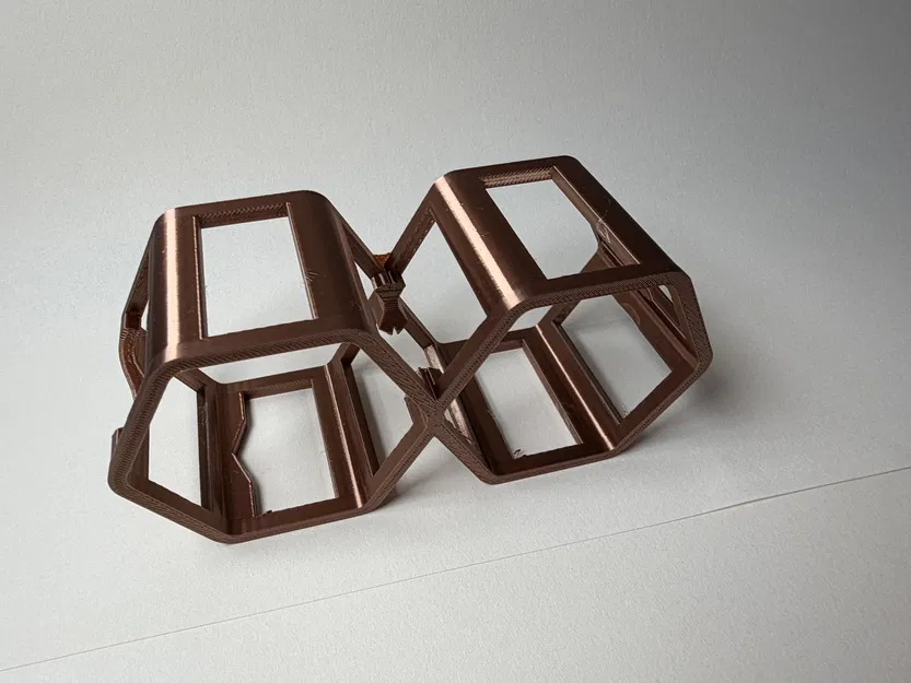 Bình hoa ống nghiệm treo tường hình lục giác - Image 3