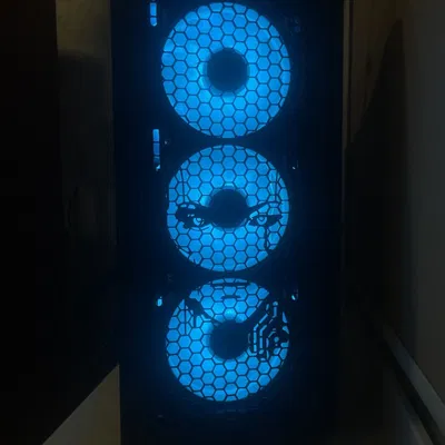 Cybernetic Evolution – Mặt trước case dạng honeycomb (hex-grid)