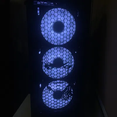 Cybernetic Evolution – Mặt trước case dạng honeycomb (hex-grid)