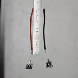 Giá đỡ nhiệt ẩm kế dùng pin AAA nghiêng 70 độ